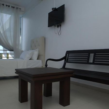 Hotel Dazzle Bay By Twenty Two à Weligama Extérieur photo